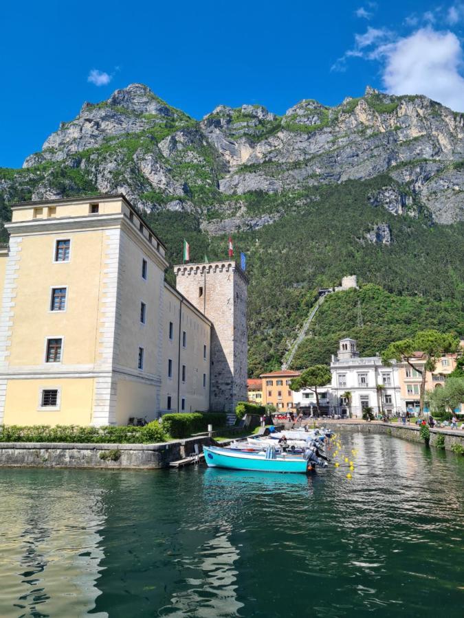 Le Peonie Apartamento Riva del Garda Exterior foto